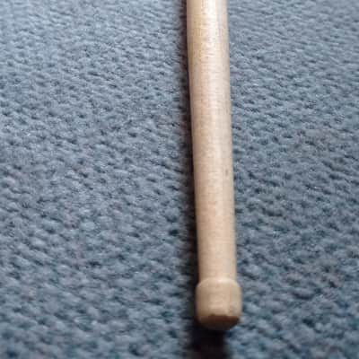 Pro-Mark  RARE Bill Bruford Millennium II (SD-4) signature model drum stick 1996-2011 - American Rock Maple 🍁 image 4