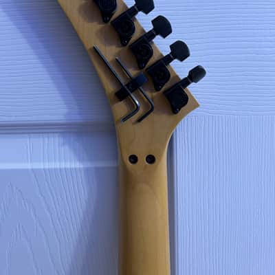 Kramer Baretta 1985 - Cream image 15