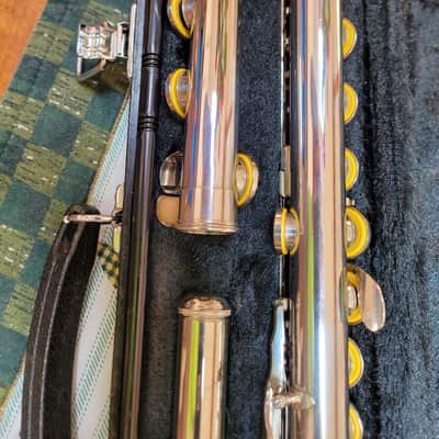 Yamaha (closed hole) Flute, Model YFL-211 - 2026 - Silver -BEAUTIFUL! image 8