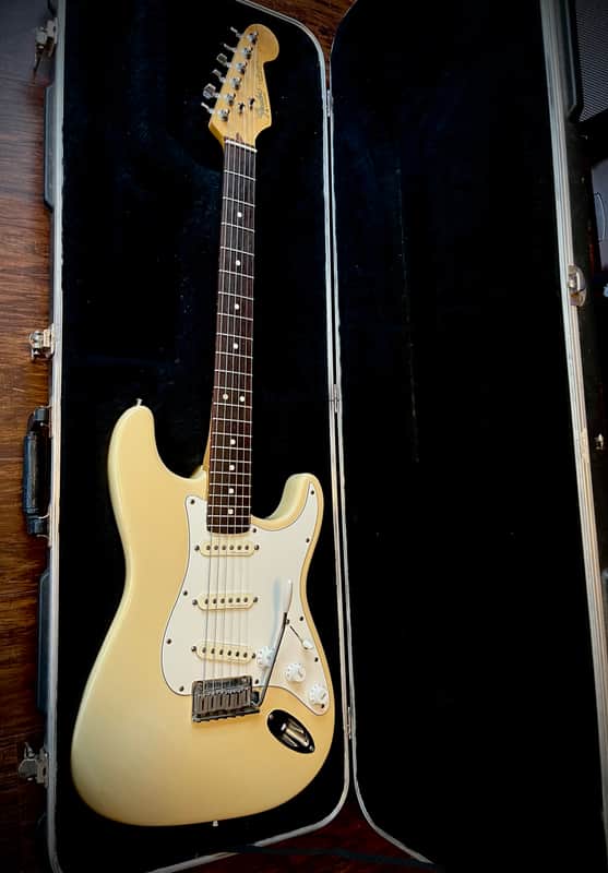 Fender American Standard Stratocaster with Rosewood Fretboard 1986 - 1993 - Arctic White