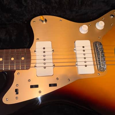Fender Limited Edition Vintera II Road Worn '50s Jazzmaster 2026 - 3-Color Sunburst - mint condition image 6