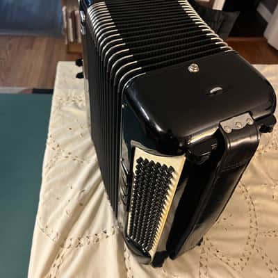 Giuletti F 94 - Black 120 bass accordion image 9