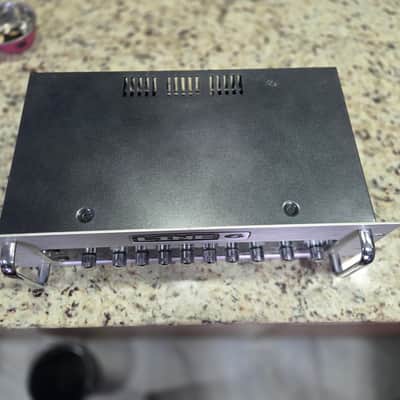 Line 6 LowDown HD400 400-Watt Rackmount Bass Amp Head 2008 - 2013 - Silver image 2