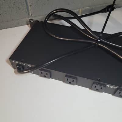 Furman M-8Lx Power Conditioner with Lights - Black image 8