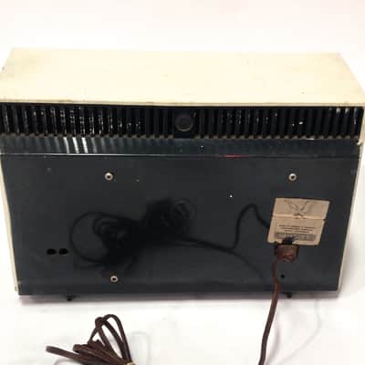 1950's Admiral 5R5 Y3021A Tube Radio - 1950's Admiral 5R5 Y3021A Tube Radio image 6