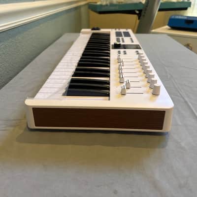 Arturia KeyLab Essential 49 MIDI Controller 2017 - Present - White image 6