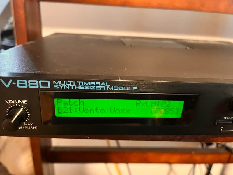 Roland JV-880 Multi Timbral Synthesizer Module