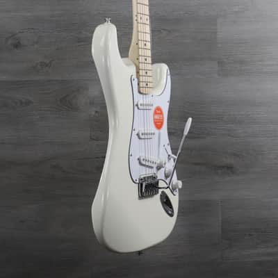 Squier Affinity Series Stratocaster with Maple Fretboard Olympic White B-Stock image 3