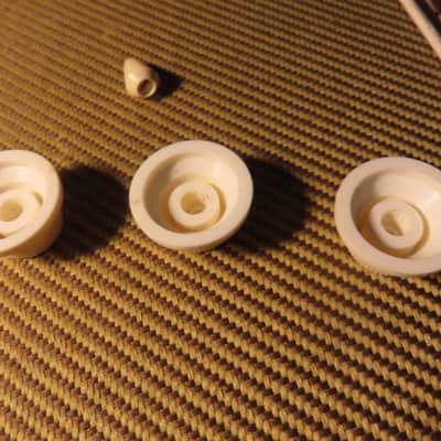 FENDER STRATOCASTER 1960's STYLE KNOB SET RELIC AGED non original PART image 4