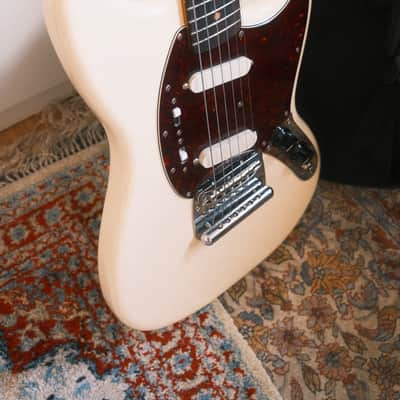 Fender Vintera III Mid '60s Mustang 2025 - Present - Olympic White image 3