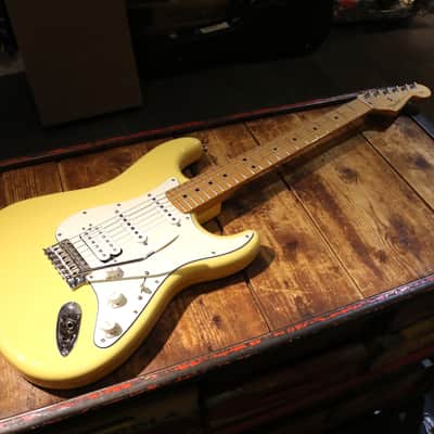 Fender Player Stratocaster HSS with Maple Fretboard 2018 - 2024 - Buttercream image 1