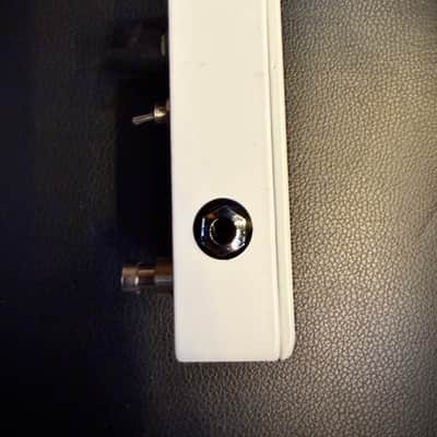 JHS 3 Series Delay 2020 - Present - White image 4