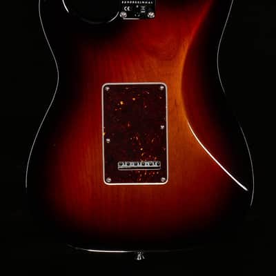 Fender American Professional II Stratocaster 3-Color Sunburst Maple Fingerboard (139) image 4