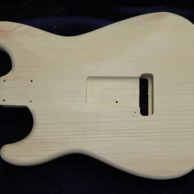 1 Piece 40yr Aged Pine Strat Style body - 3lbs 1oz #3664 *IMPORT CHARGES INCLUDED image 7