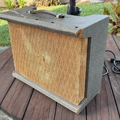Silvertone Model 1432 10-Watt 1x12 Guitar Combo 1960s - Gray with White Grille image 14