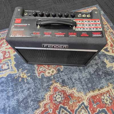 Used Fender Bassbreaker 15 guitar amplifier image 4