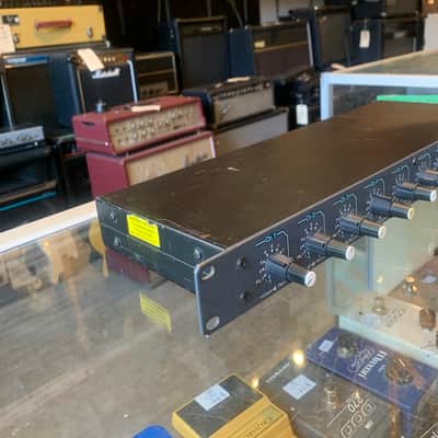 Ashly MX-206 6-Channel Rackmount Microphone Mixer w/ Stereo Out and Transformer Balanced Mono Output image 2
