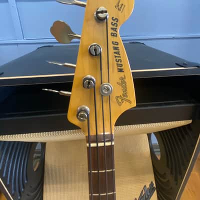 Fender Mustang 4 string bass 2002-2004 - White with Case image 2
