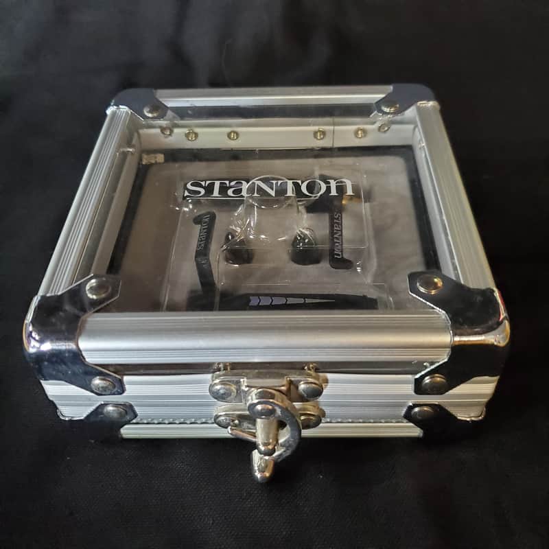 Stanton Trackmaster II-SK Set With extra stylus and Carrying Case image 1