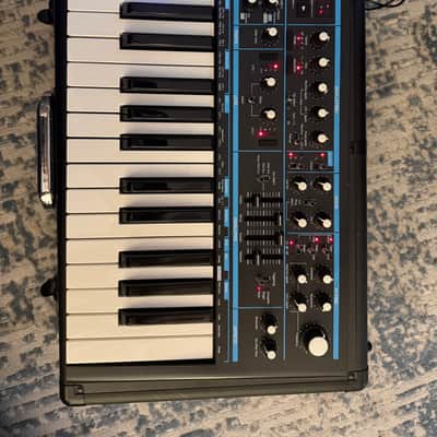 Novation Bass Station II 25-Key Monophonic Synthesizer 2013 - Present - Black