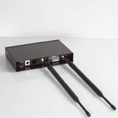 UX1200MC WIRELESS HANDHELD MICROPHONE SYSTEM image 6