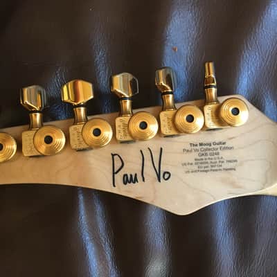 Moog Guitar Paul Vo Collector's Edition --  Honey Body, Mint with HSC ( like a moog E1 but nicer!) image 4