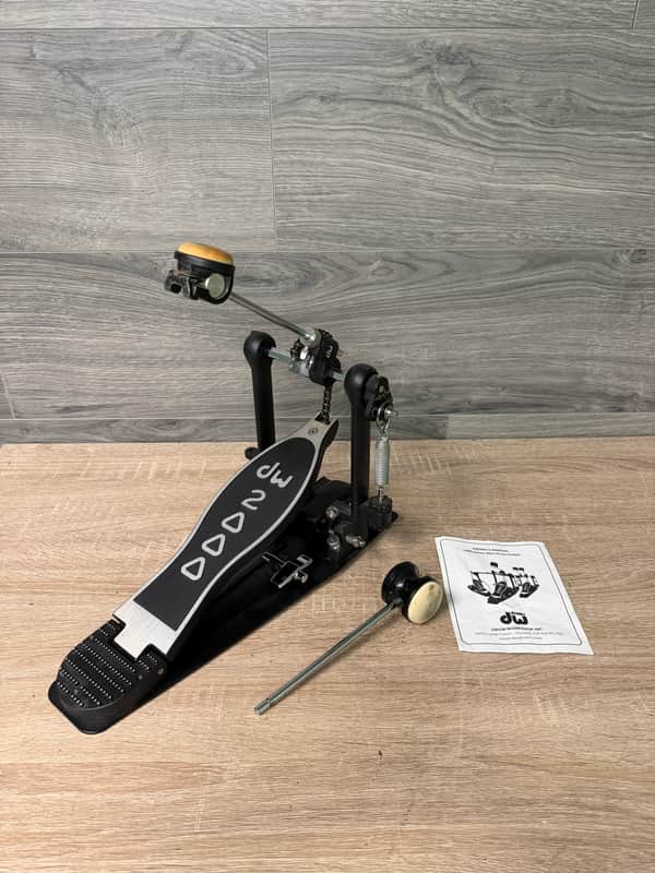 DW 2000 Series Single Bass Drum Pedal w/ Extra Beater #3033 image 1