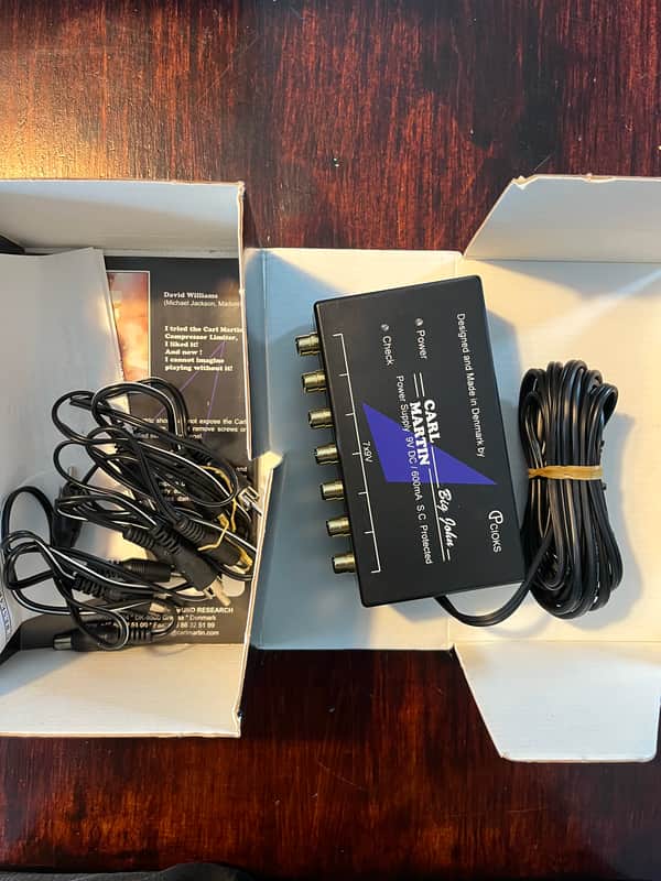 Carl Martin Big John - 7 outputs in excellent condition (includes DC patch cables) image 1