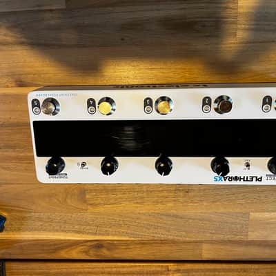 TC Electronic Plethora X5 TonePrint Multi-Effects Pedalboard 2020 - Present - White image 4