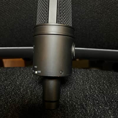 Audio-Technica AT4033a Large Diaphragm Cardioid Condenser Microphone 2010s - Black image 3