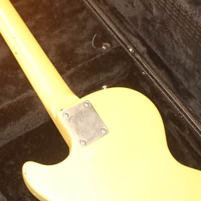 Epiphone Les Paul Junior in CASE with Rosewood Fretboard TV Yellow image 10