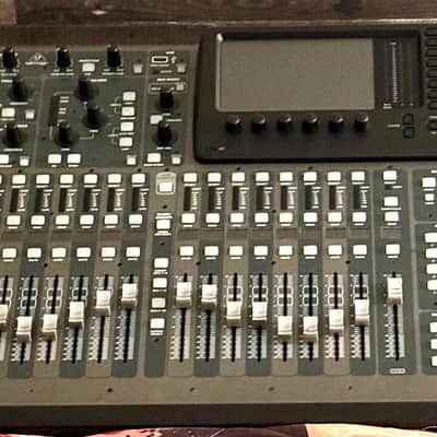 Behringer X32 Producer 40-Input 25-Bus Digital Mixing Console 2013 - Present - Standard image 1