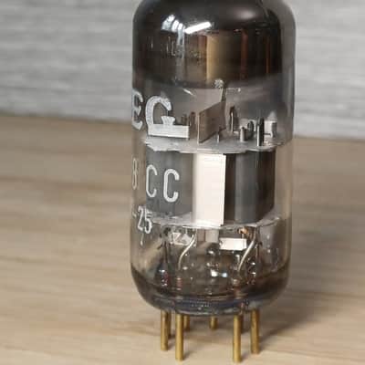 Perfect 1975 "A" NOS 1974 MULLARD e88cc 6922 Mitcham Dimple DISC getter Special quality like CV2492 ecc88 6dj8 CCA AEG label perfectly balanced and very strong, gold pins best audio tube, for EMI redd 47 image 5