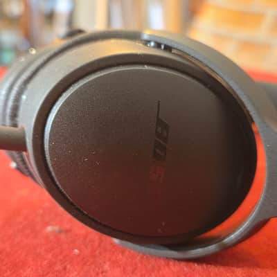 Bose Soundlink Wireless On-Ear Headphones w/ Carrying Case image 3