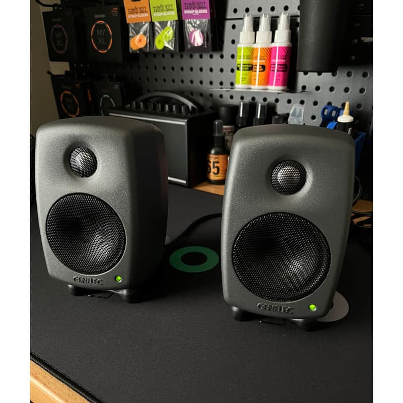 Genelec 8010A 3" Powered Nearfield Studio Monitor (Pair) 2014 - 2021 - Gray image 1