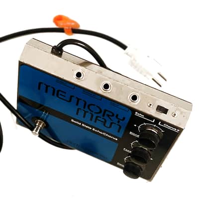 Electro-Harmonix Memory Man Solid State Echo / Chorus Blue image 2