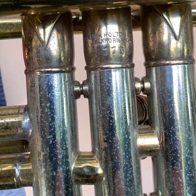 Frank Holton & Co professional trumpet / serial number  33765 /   +- 1917 made in Chicago USA floral engraving ! image 24