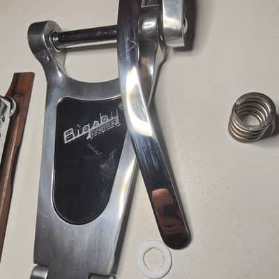 Bigsby B60 Licensed Vibrato Tailpiece & Pinned Rosewood Tune-o-matic Bridge Set - Chrome image 2