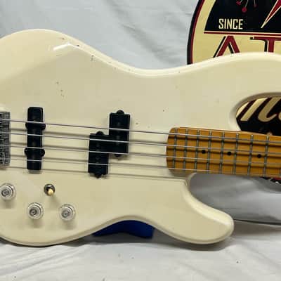 Kramer Striker 700ST 4-String P-Style Electric Bass image 2