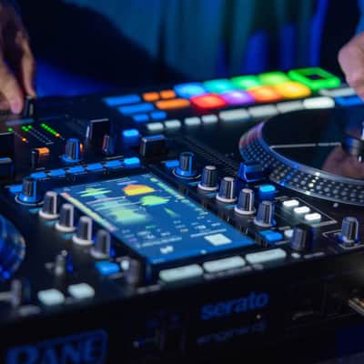 RANE SYSTEM ONE All-in-One Standalone DJ System with Flight Case ProX XS-RANESYSONEWLTBLLED image 13