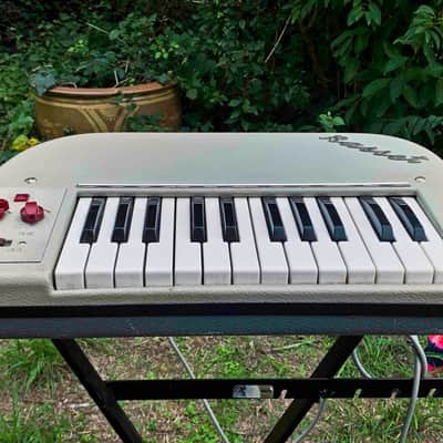 Hohner Basset image 2