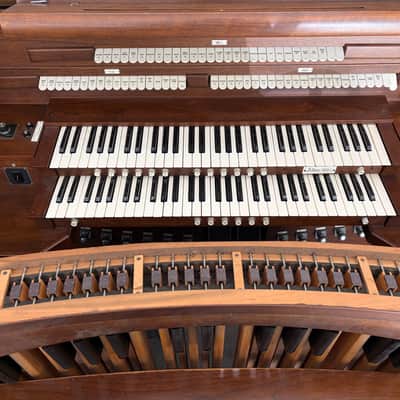 Allen Organ w/ External Speakers, 32-Note Pedalboard, & Bench! image 1