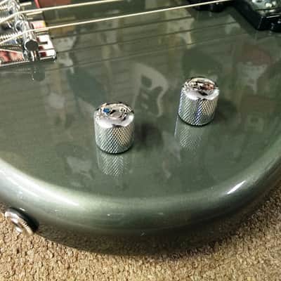 Ibanez Soundgear Gio GSR100 4-String Bass Guitar, Grey Metallic, P Style Pickup image 5