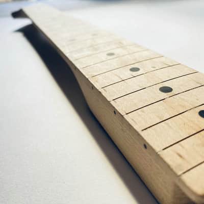 Banana Head Guitar Maple Wood Neck and 22 Frets Fingerboard image 2