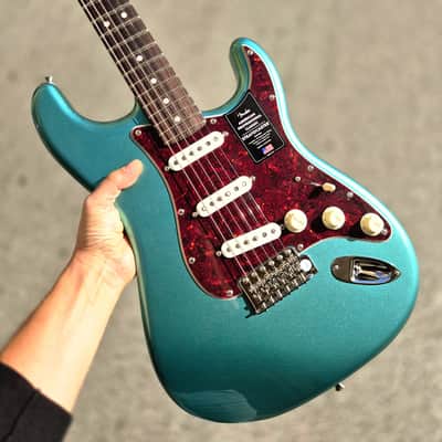 Fender American Professional Classic Stratocaster 2025 - Faded Sherwood Green Metallic image 2