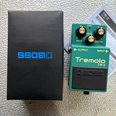 Boss TR-2 Tremolo (Silver Label) 1997 - Present - Green image 7