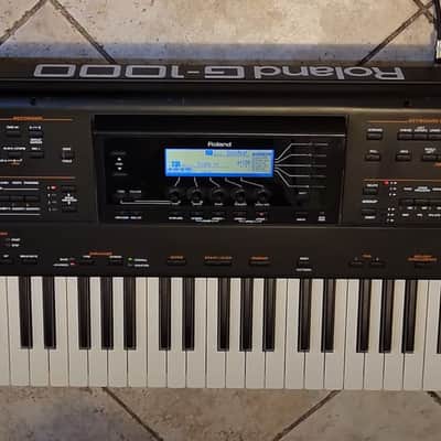 Roland G-1000 Arranger Workstation