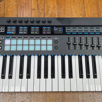 Novation ReMOTE 49 SL MKIII MIDI Controller
