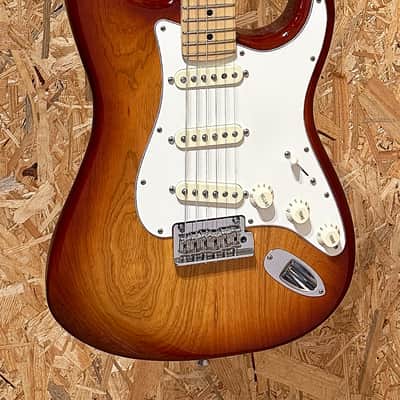 Pre Owned Fender 2018 American Professional Stratocaster - Sienna Sunburst, Maple Inc. Case image 3
