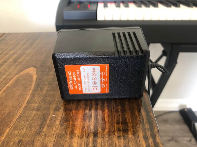 Roland AC Adaptor ACI-220J image 1